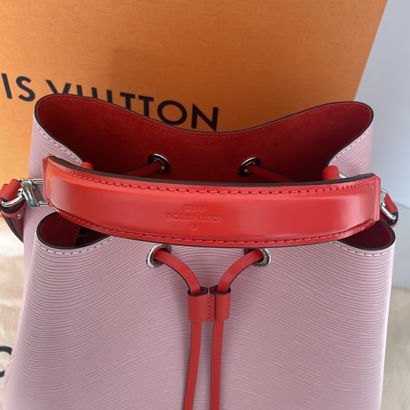 Authentic Louis Vuitton Epi Neo Neo Pink Leather Handbag - Picture 2 of 11
